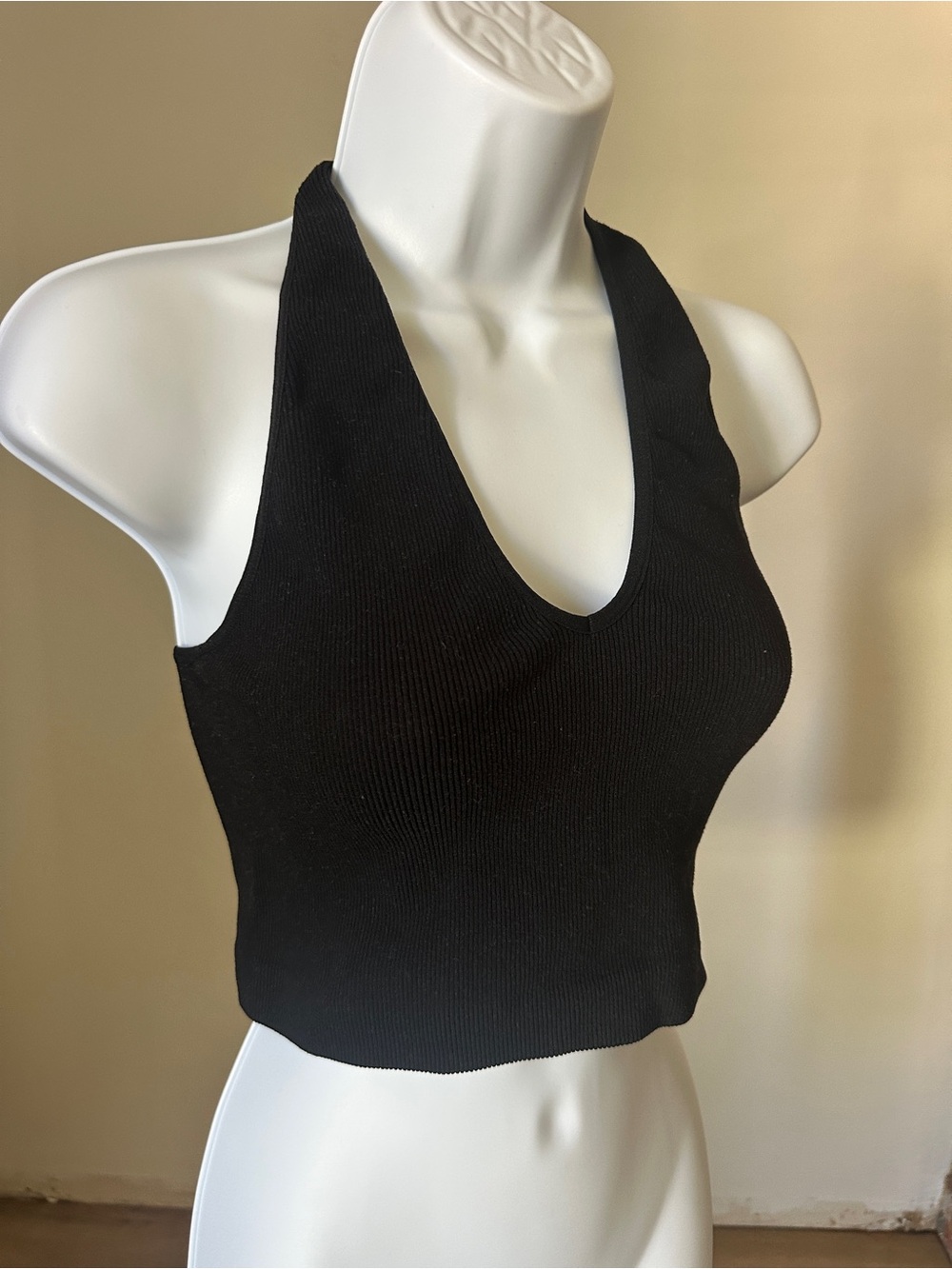 Fashion Nova Black Ribbed V-Neck Halter Crop Top